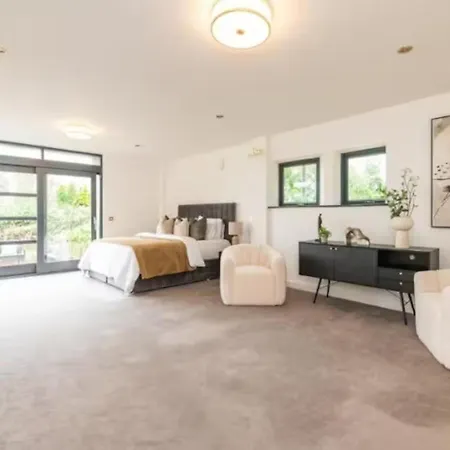 Luxury Mansion In Dublin 18 * Kilternan